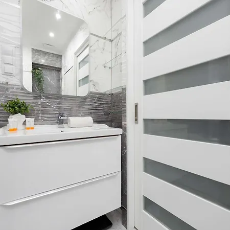 Comfortable Near Park Szczesliwicki By Renters * Warschau