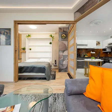 Comfortable Near Park Szczesliwicki By Renters Apartman Varsó