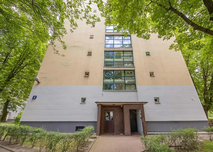 Comfortable Near Park Szczesliwicki By Renters Apartment