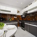 Comfortable Near Park Szczesliwicki By Renters Апартаменты