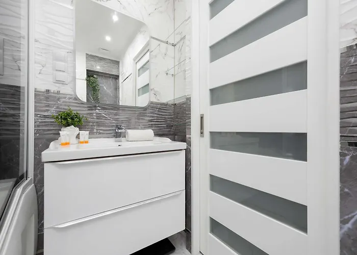 Comfortable Near Park Szczesliwicki By Renters * Warszawa