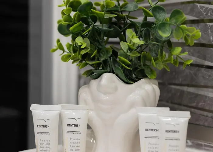 Comfortable Near Park Szczesliwicki By Renters Warszawa